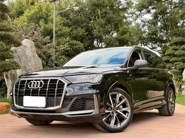 AUDI  Q7 2023