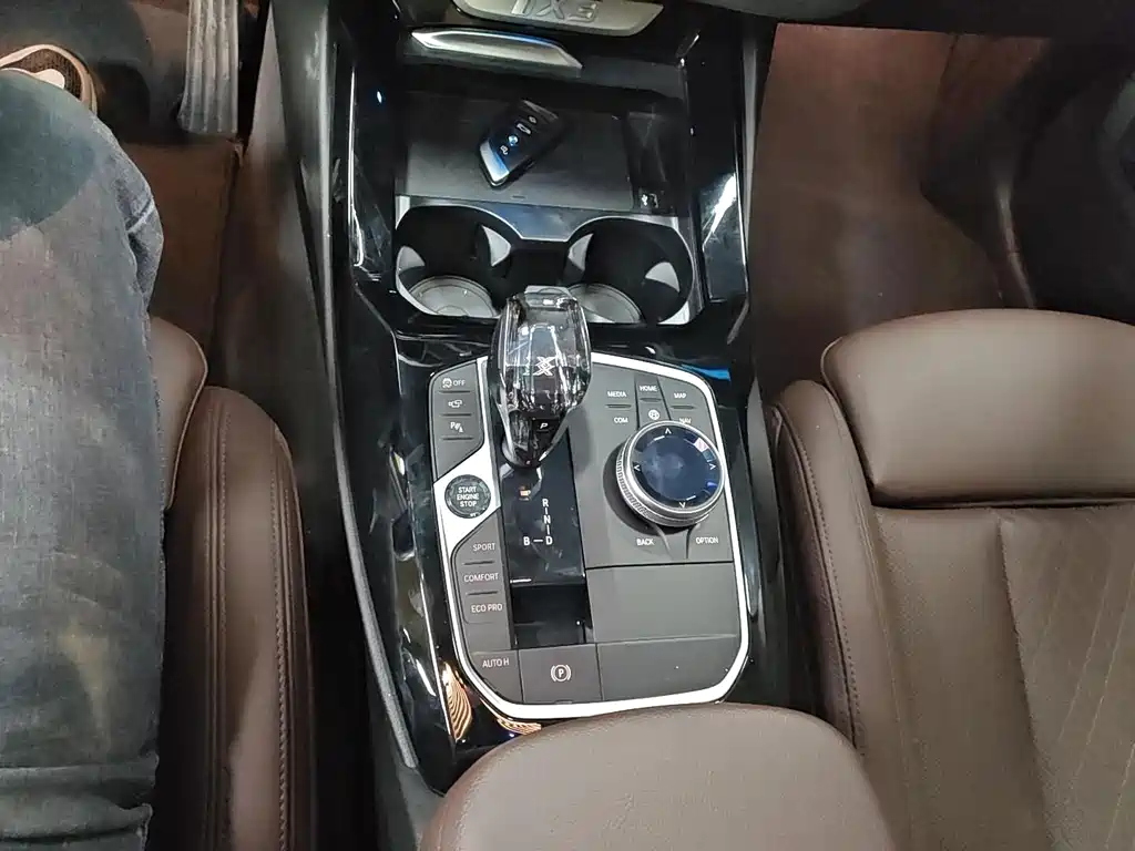 BMW iX3 — миниатюра 4
