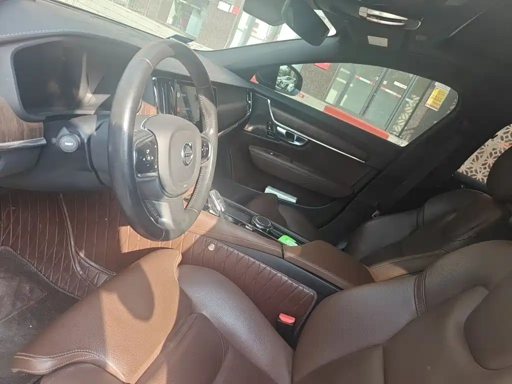 Volvo S90 — миниатюра 8