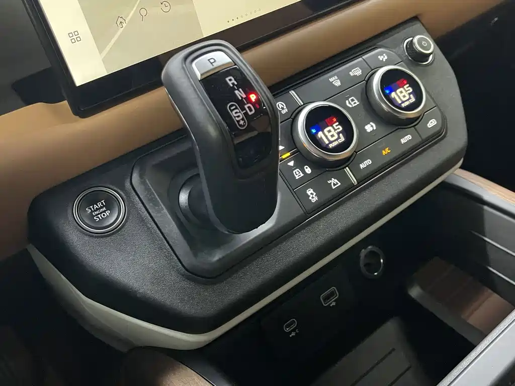 Land Rover Defender — миниатюра 15