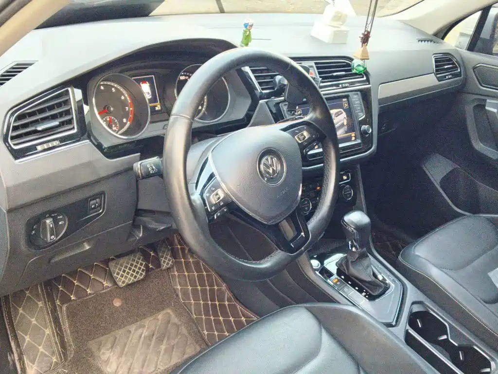 Volkswagen Tiguan L — миниатюра 10