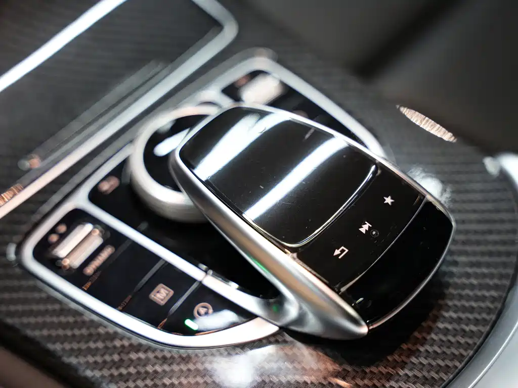Mercedes-Benz GLC — миниатюра 10