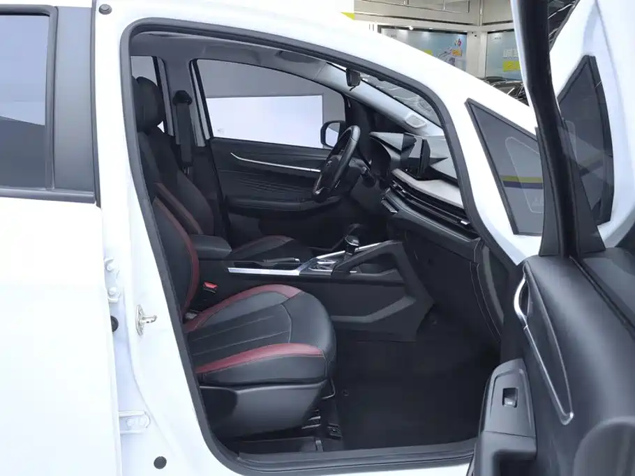 Geely Vision X3 — миниатюра 8