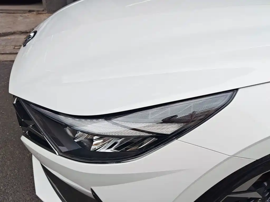 Hyundai Elantra — миниатюра 14