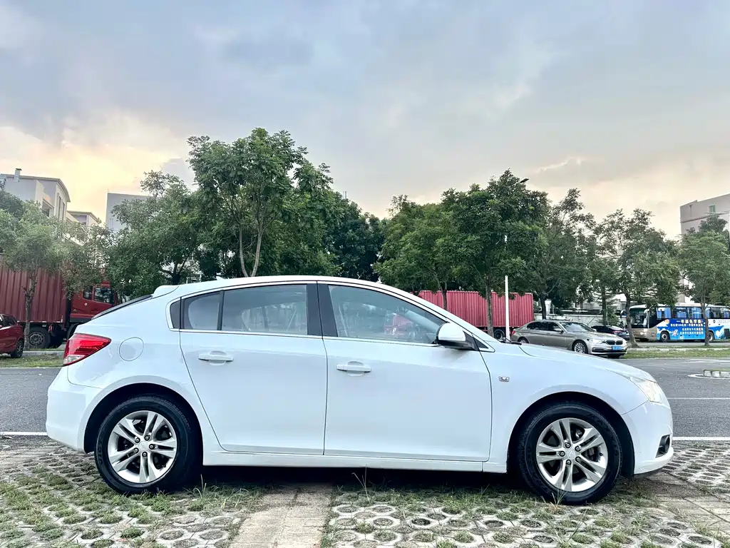 Chevrolet Cruze — миниатюра 4