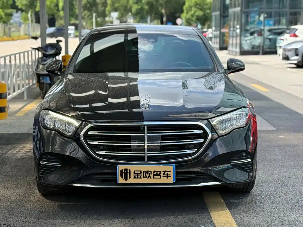 Mercedes-Benz E-Class — миниатюра 2