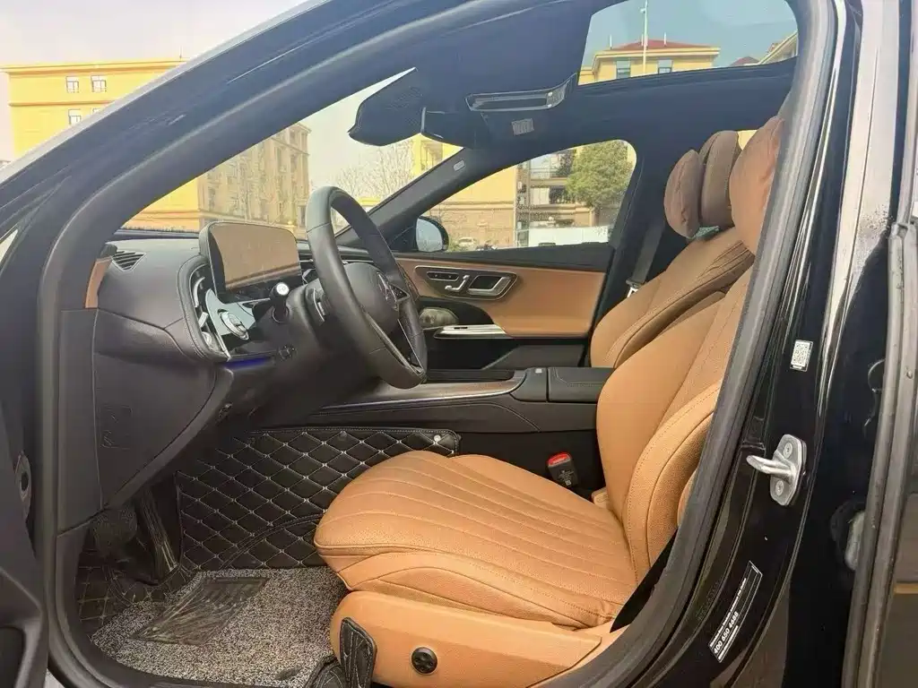 Mercedes-Benz E-Class — миниатюра 4