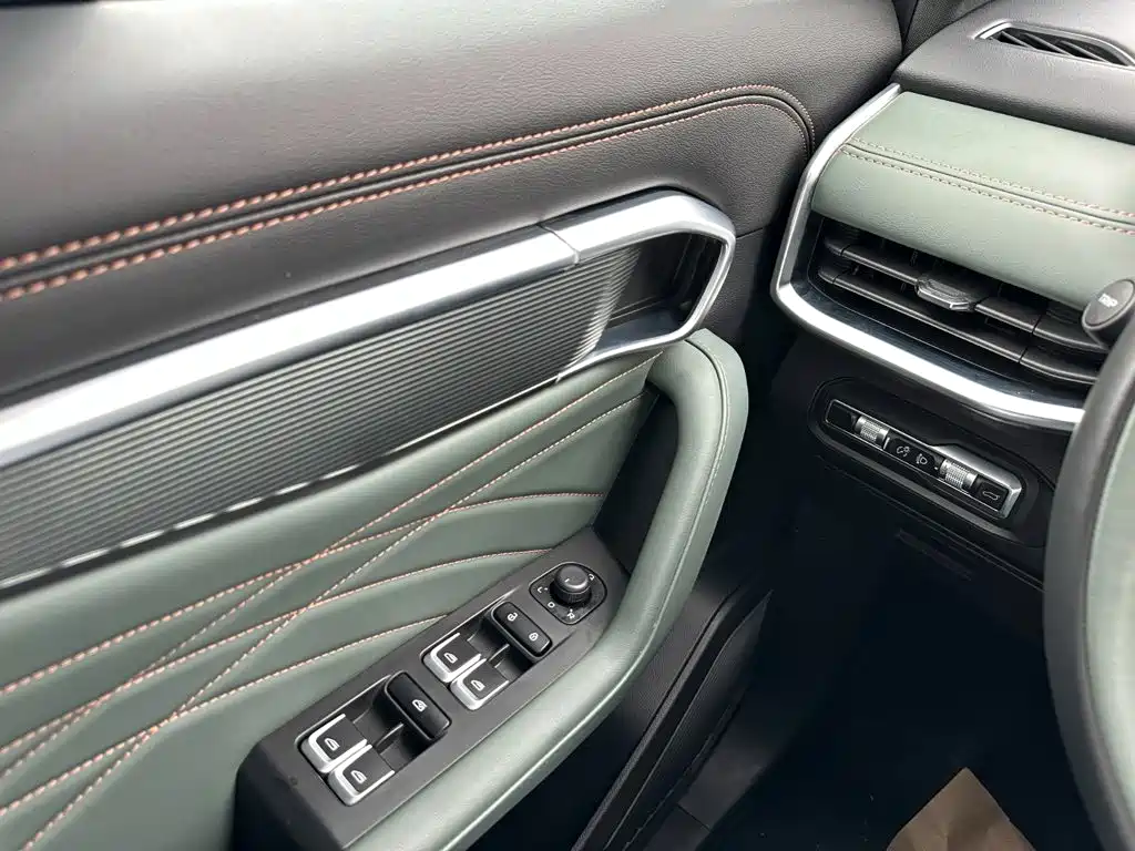 Geely Haoyue L — миниатюра 24