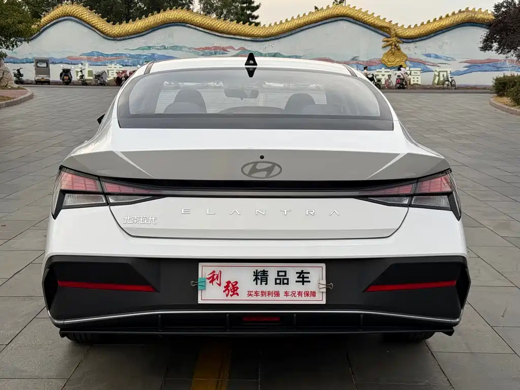 Hyundai Elantra — миниатюра 13