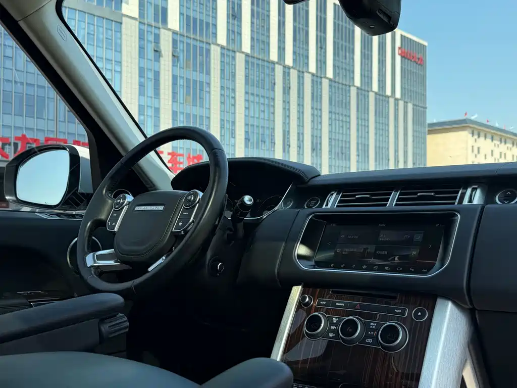 Land Rover Range Rover — миниатюра 14