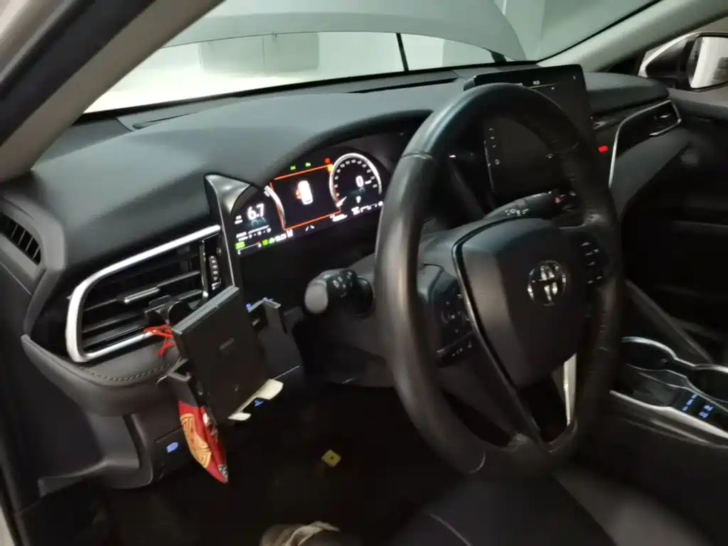 Toyota Camry — миниатюра 10