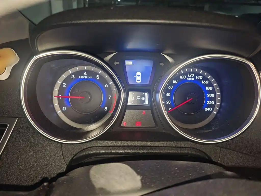 Hyundai Elantra Langdong — миниатюра 4