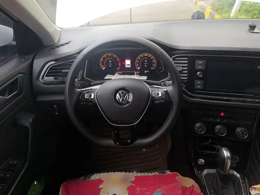 Volkswagen T-Roc — миниатюра 6
