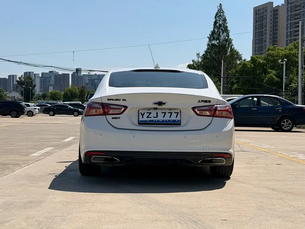 Chevrolet Malibu XL — миниатюра 9