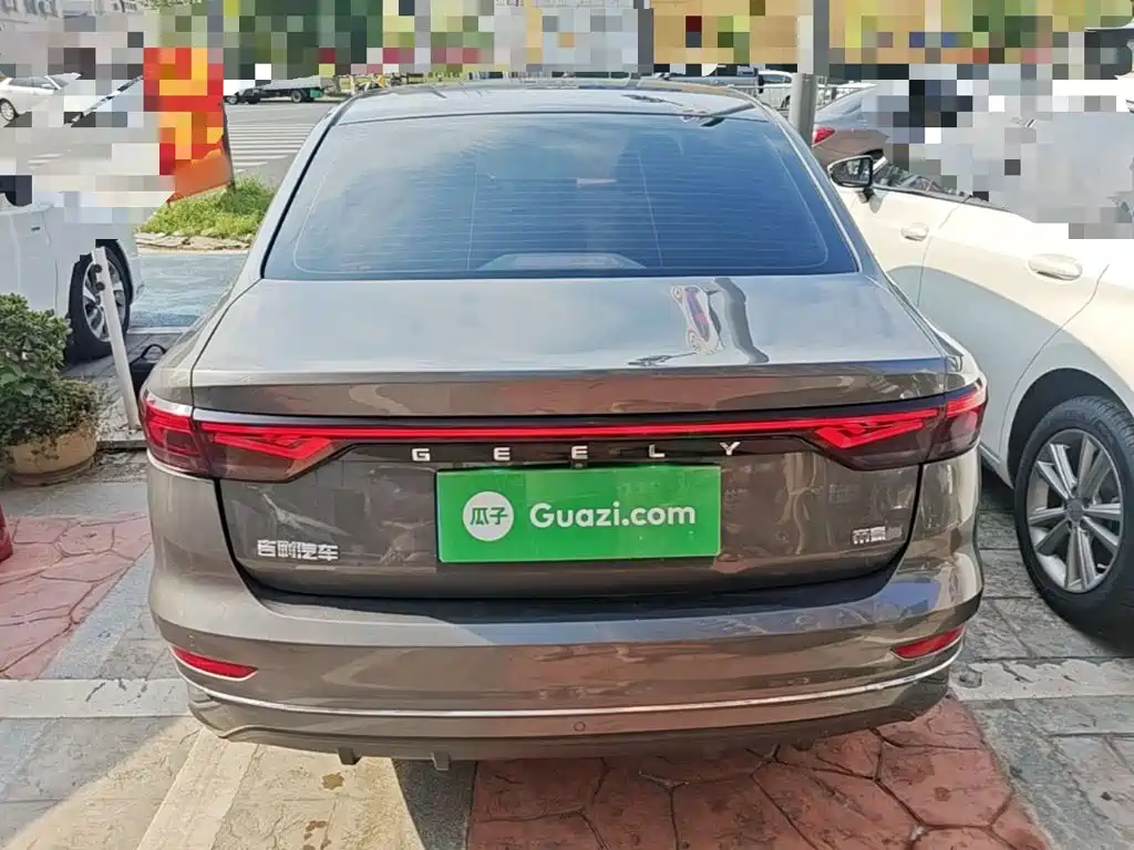 Geely Emgrand — миниатюра 6
