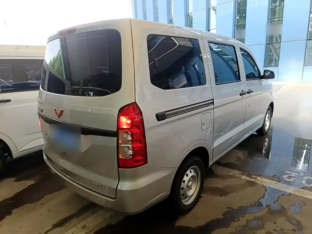 Wuling Hongguang V — миниатюра 7