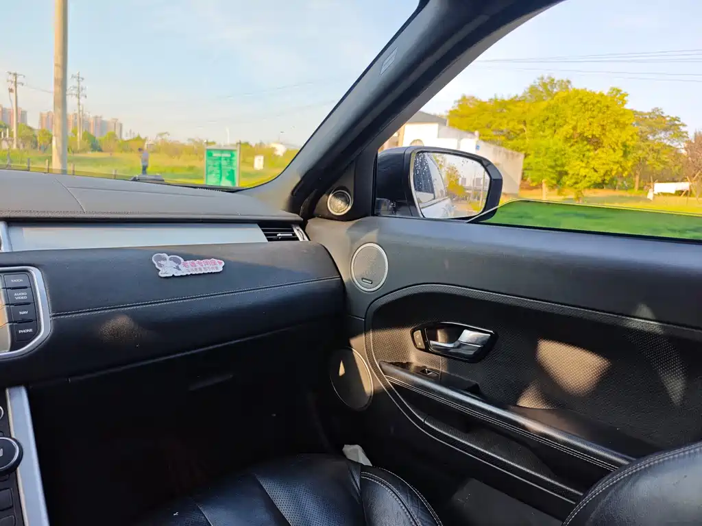 Land Rover Evoque (Import) — миниатюра 12