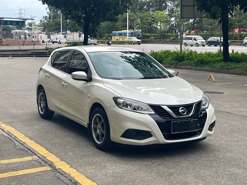 Nissan Tiida — миниатюра 3