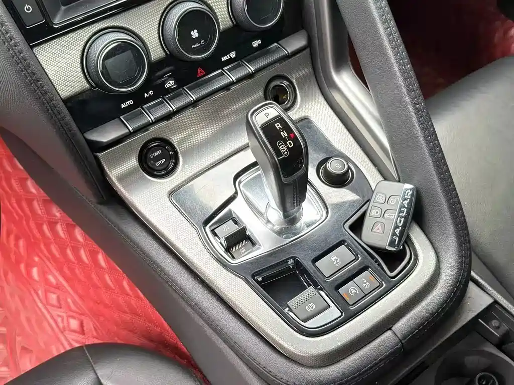 Jaguar F-TYPE — миниатюра 9