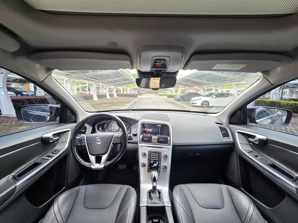 Volvo XC60 — миниатюра 12