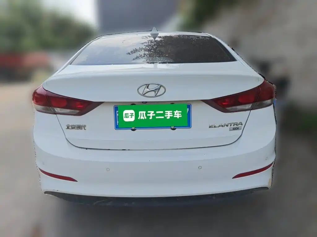 Hyundai Elantra — миниатюра 5