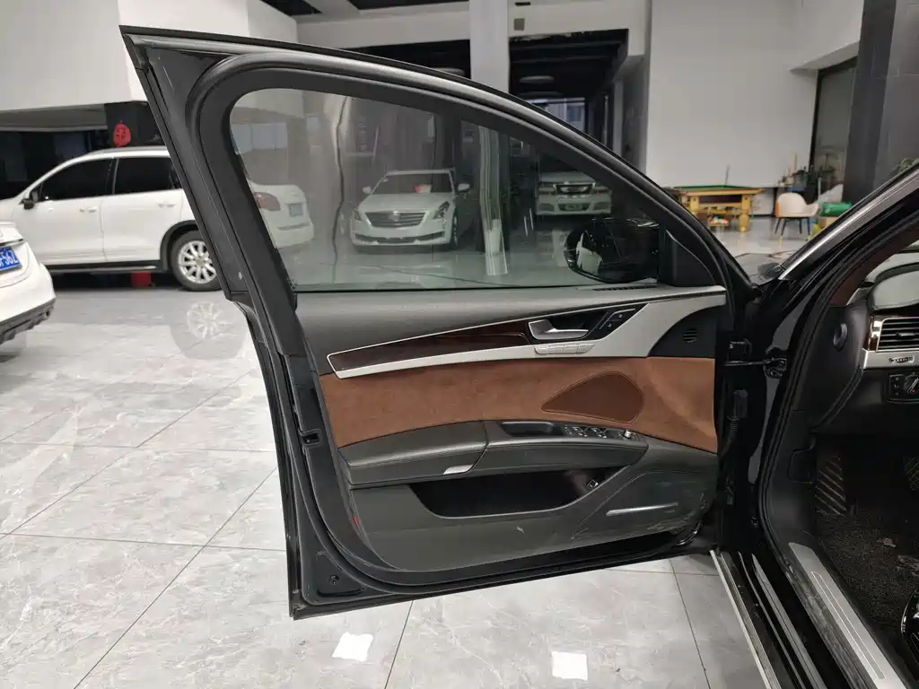 Audi A8 — миниатюра 14