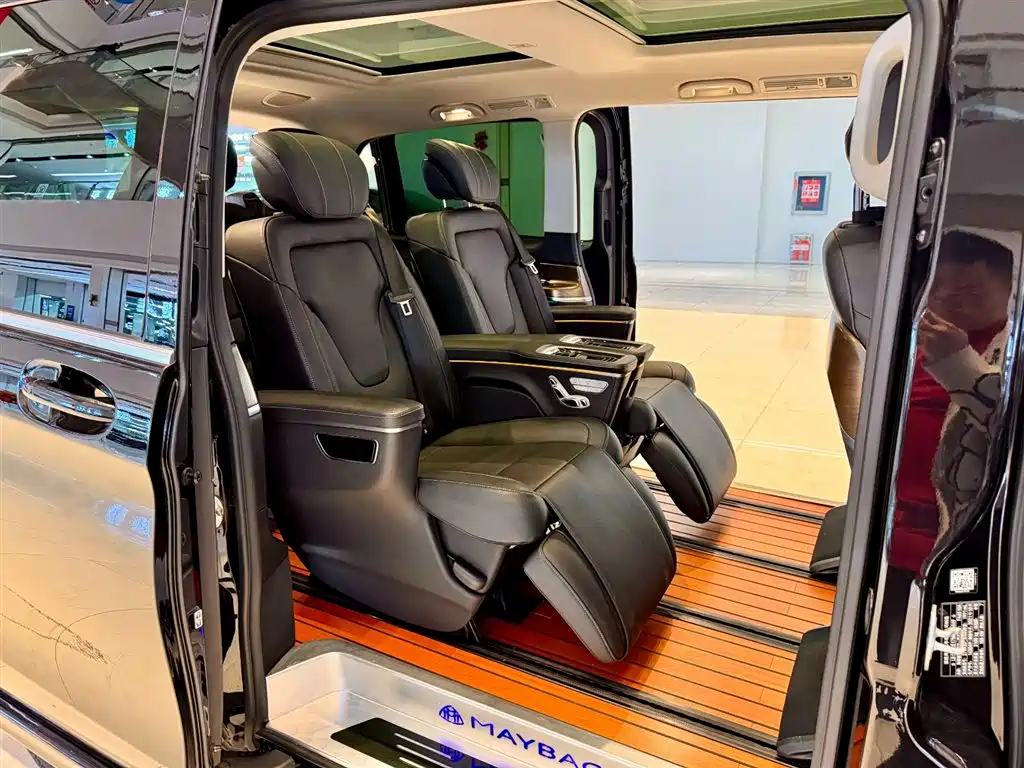 MERCEDES-BENZ V CLASS