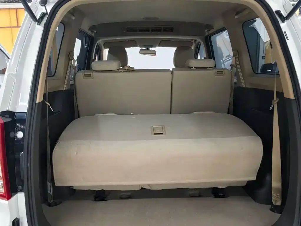 Wuling Hongguang — миниатюра 14