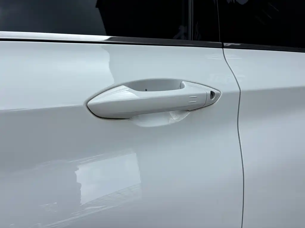 Geely Binyue — миниатюра 17