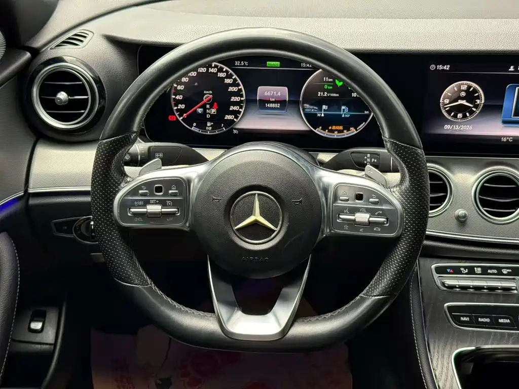 Mercedes-Benz E-Class (Import) — миниатюра 5