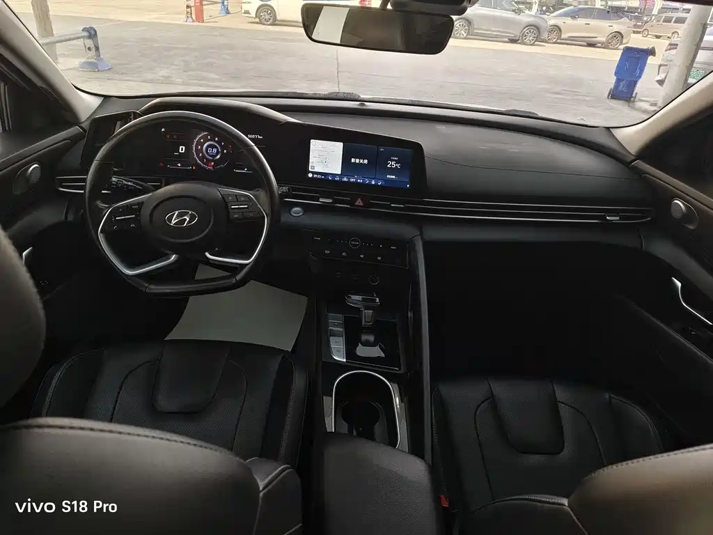 Hyundai Elantra — миниатюра 8