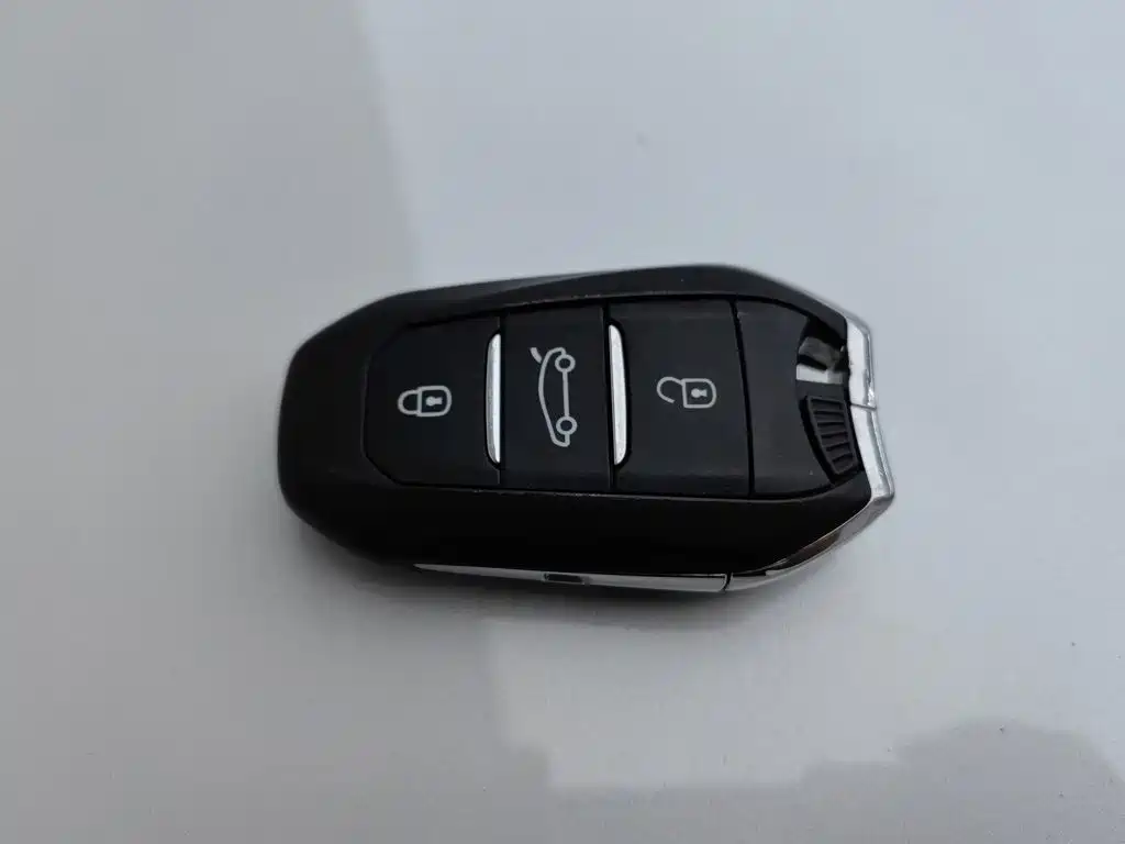 Peugeot 4008 — миниатюра 19
