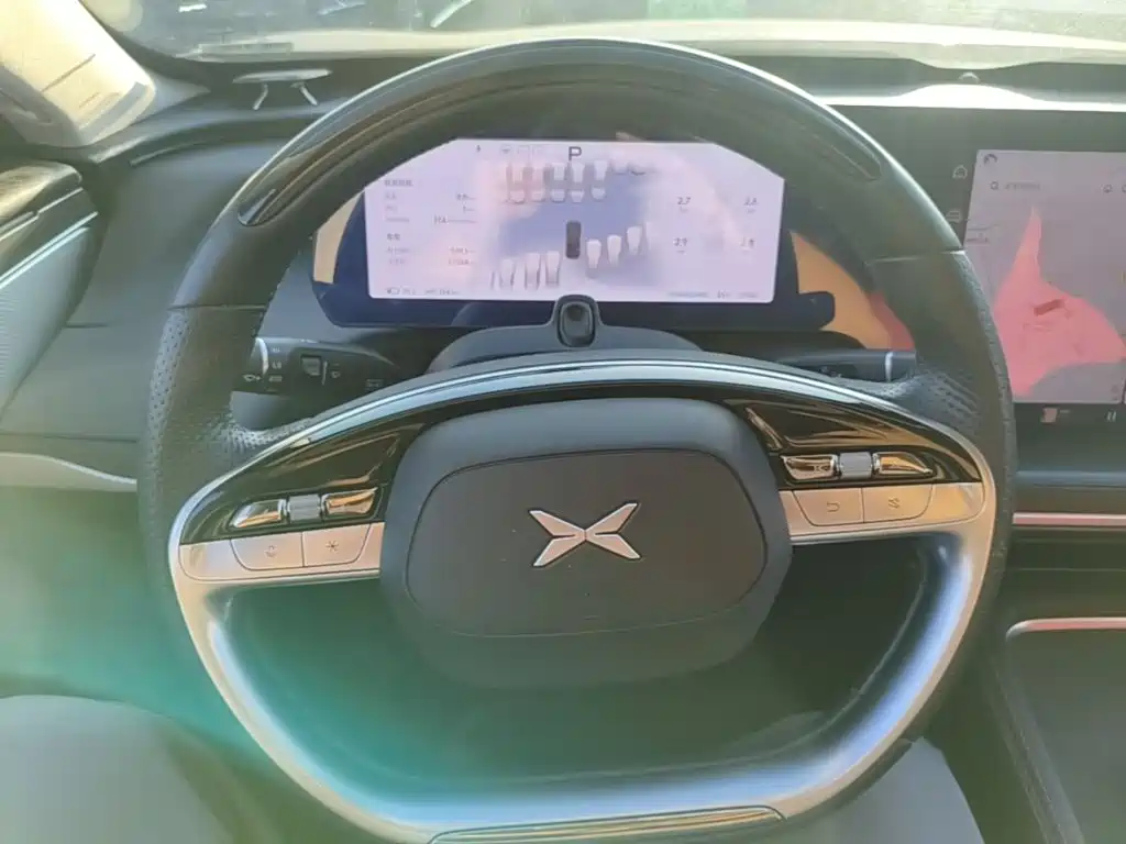 XPeng P7 — миниатюра 11