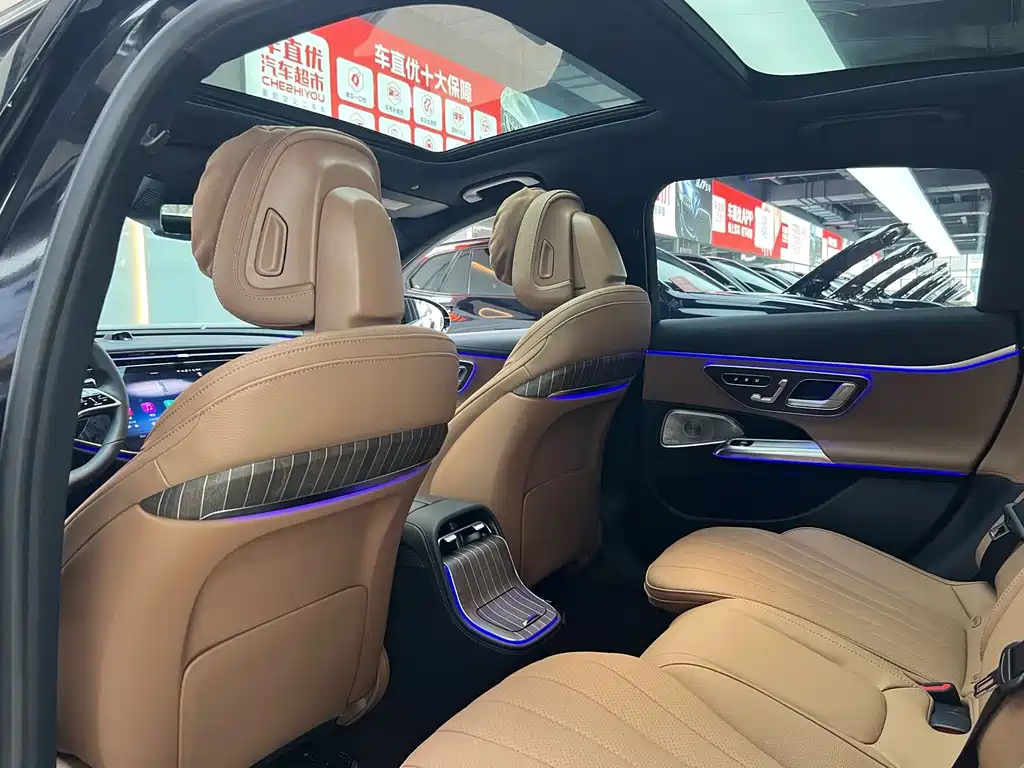 Mercedes-Benz E-Class — миниатюра 11