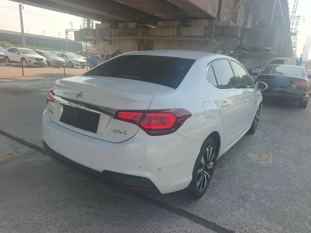 Citroen C4L — миниатюра 7