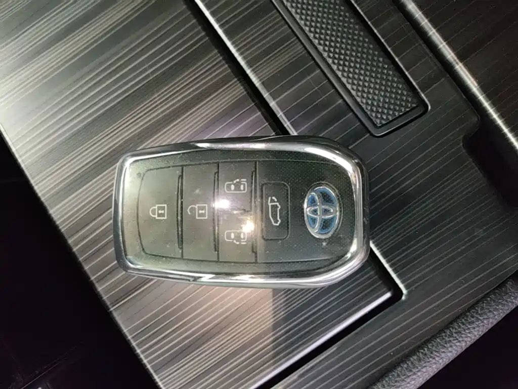 Toyota Sienna — миниатюра 9