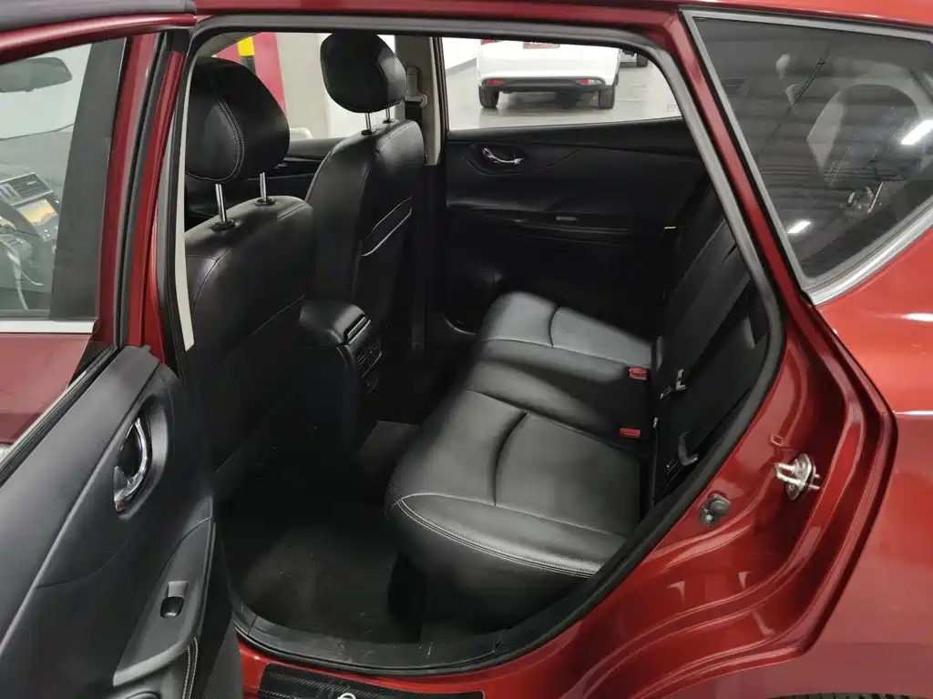 Nissan Tiida — миниатюра 15