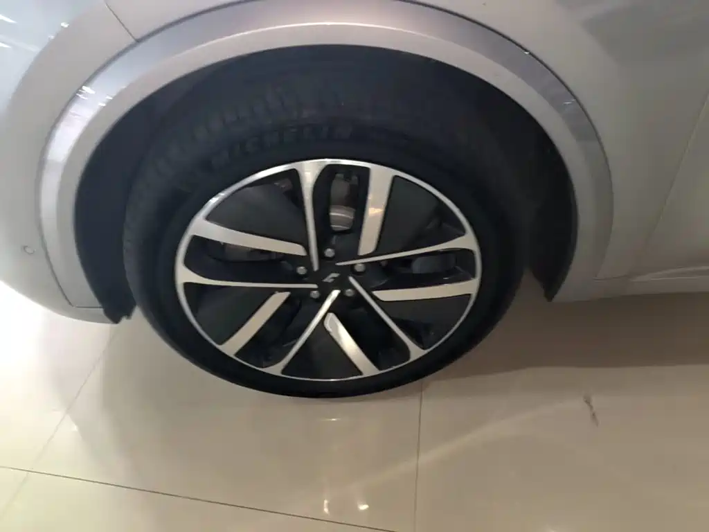 Li Auto Li L9 — миниатюра 23