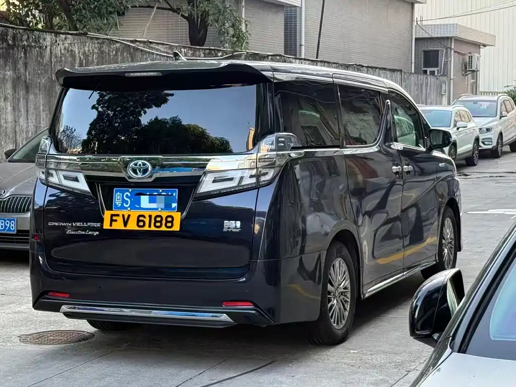 Toyota Vellfire — миниатюра 7