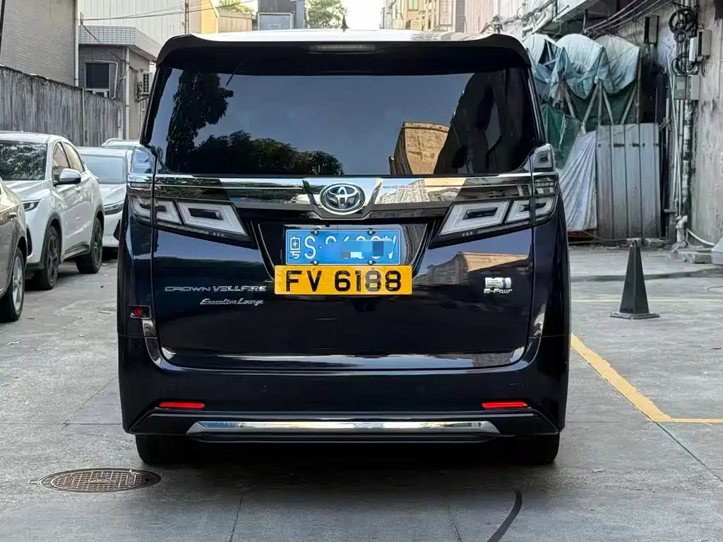 Toyota Vellfire — миниатюра 8
