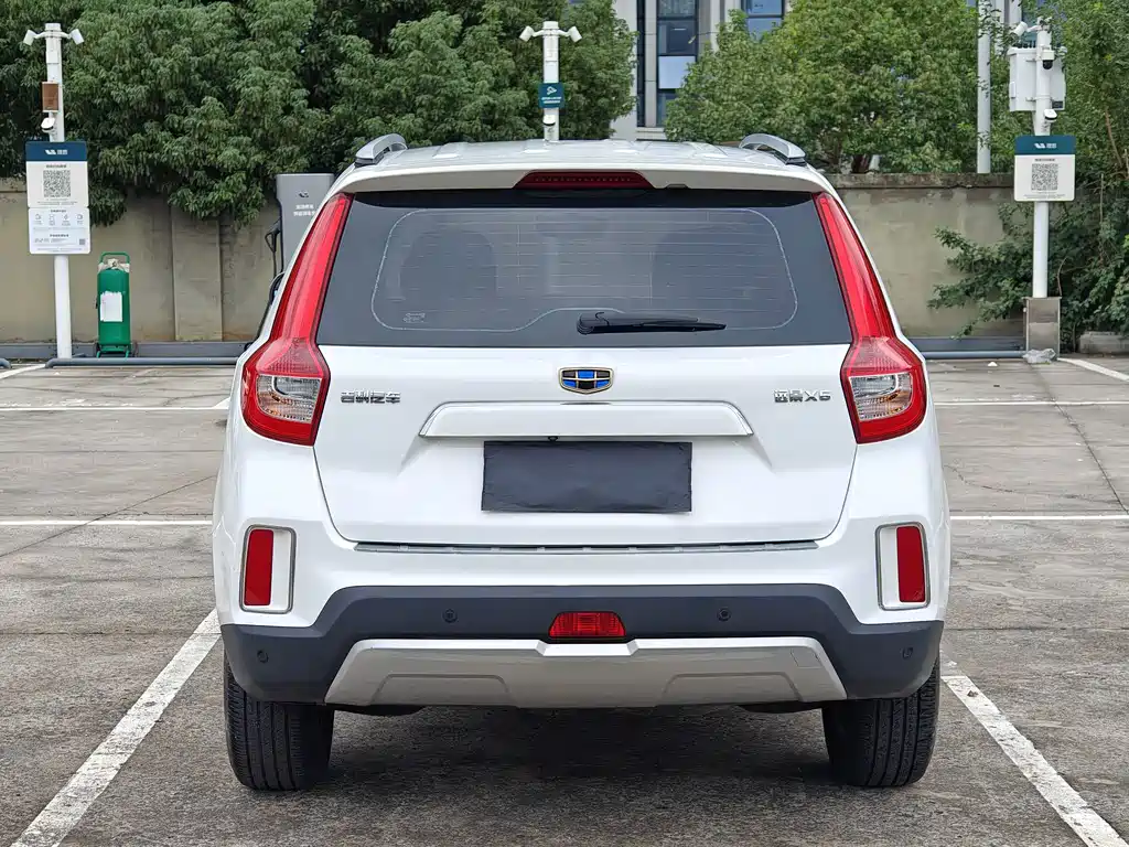 Geely Vision X6 — миниатюра 6