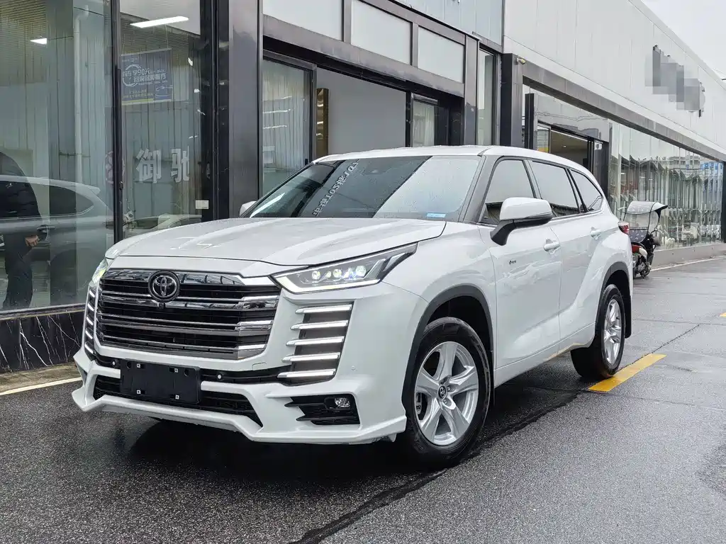 Toyota Highlander 2025