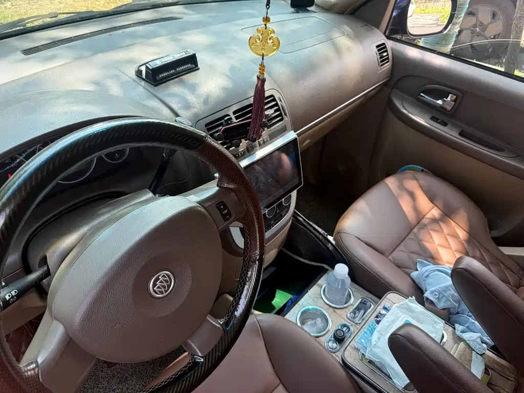Buick GL8 — миниатюра 5