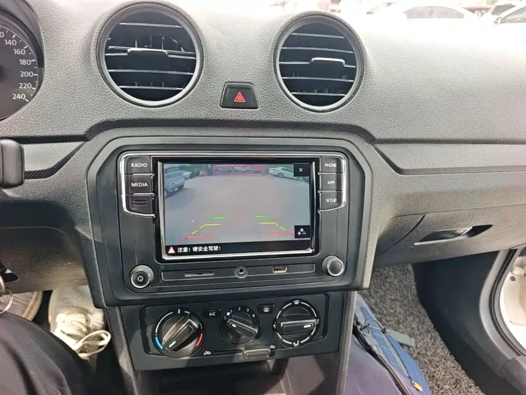 Volkswagen Jetta — миниатюра 13