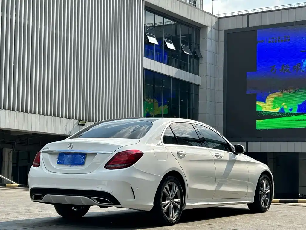 Mercedes-Benz C-Class — миниатюра 10