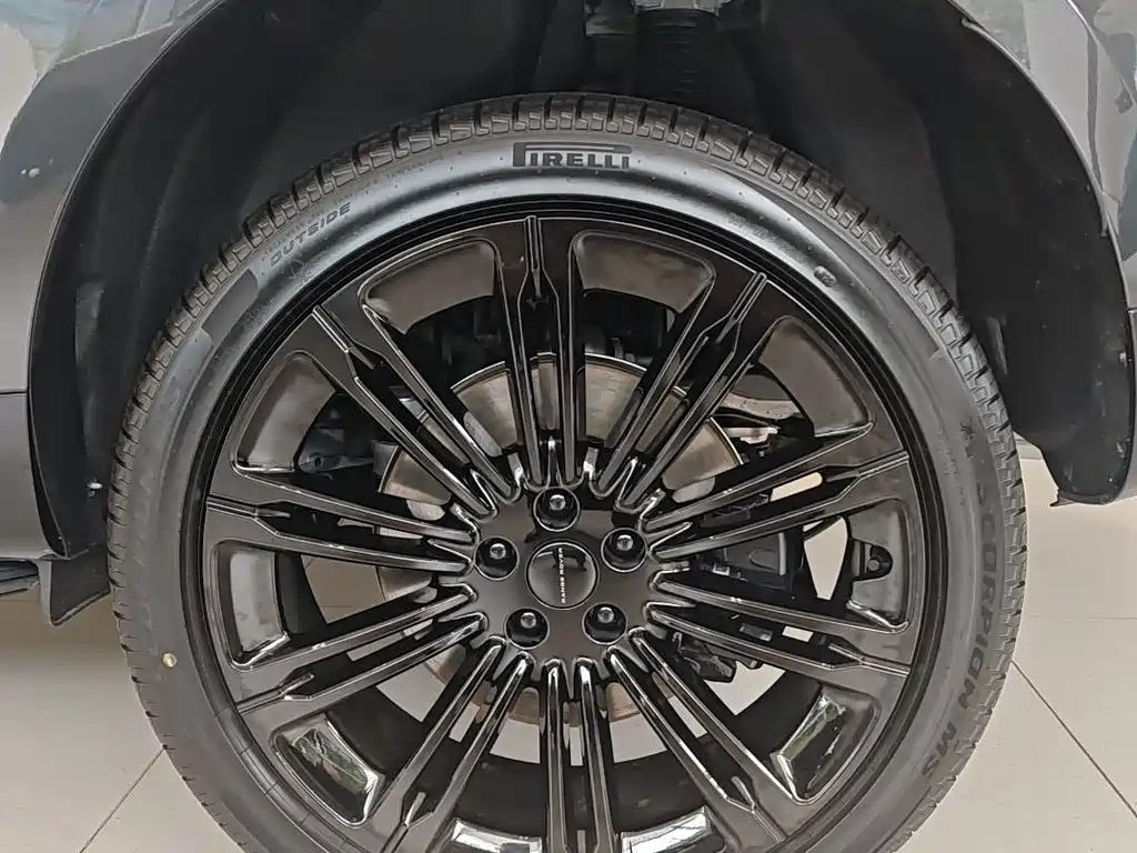 Land Rover Range Rover — миниатюра 6