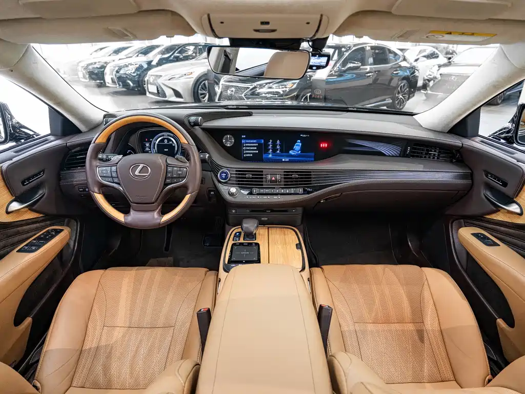 Lexus LS — миниатюра 13