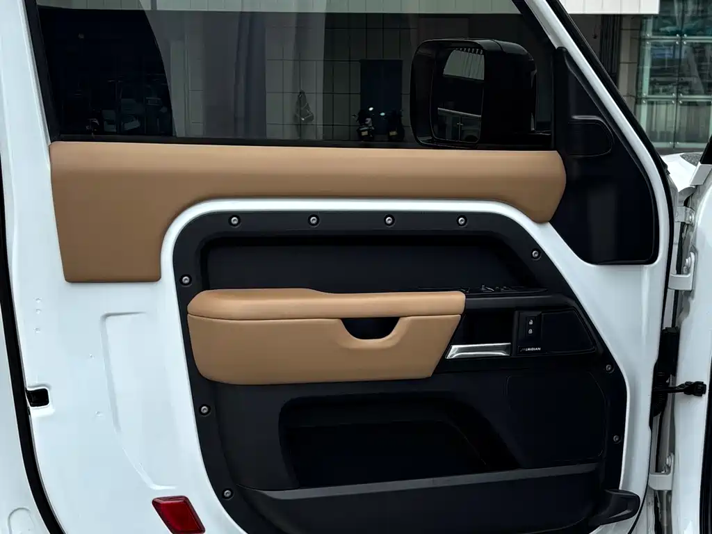 Land Rover Defender — миниатюра 15