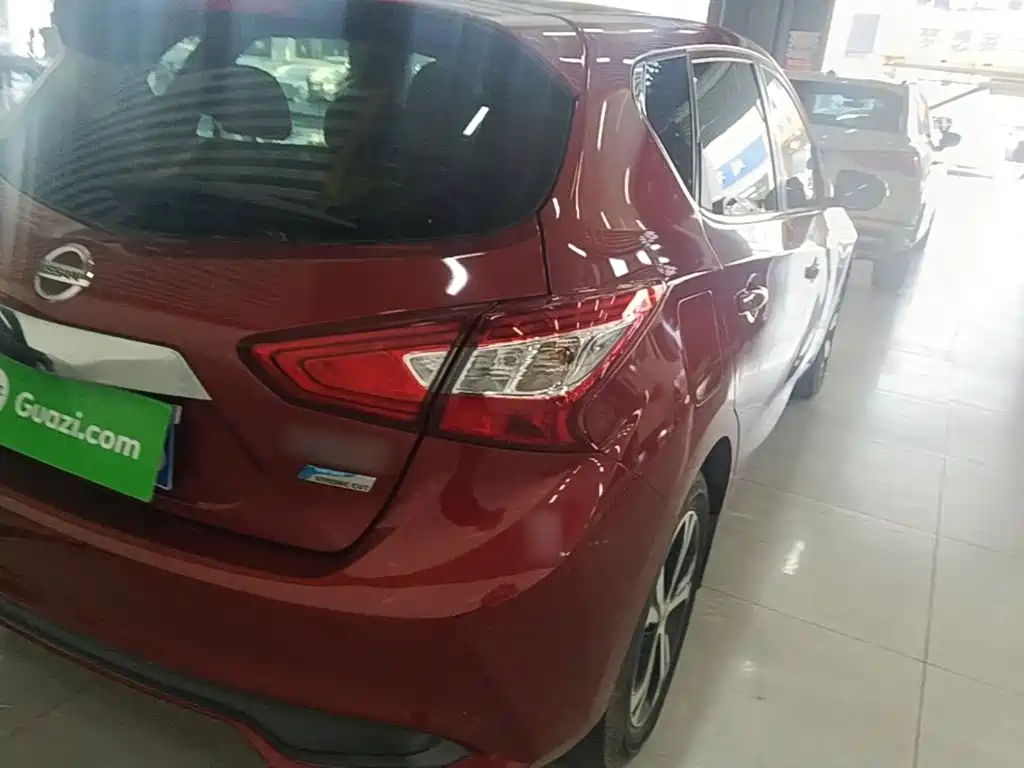 Nissan Tiida — миниатюра 8