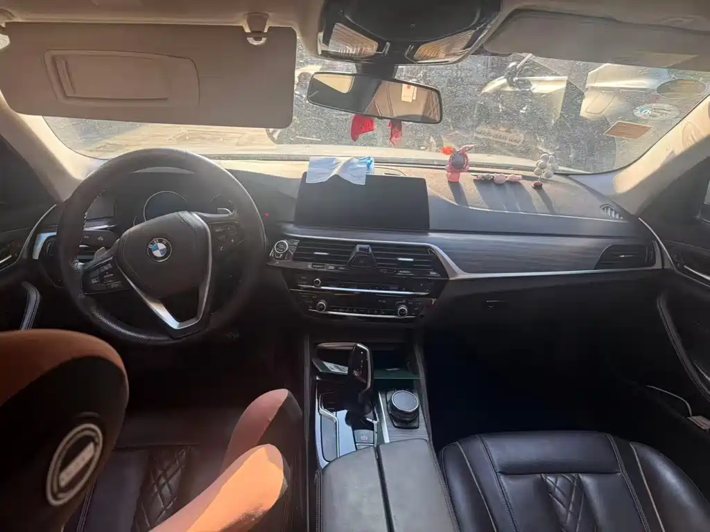 BMW 5 Series — миниатюра 9